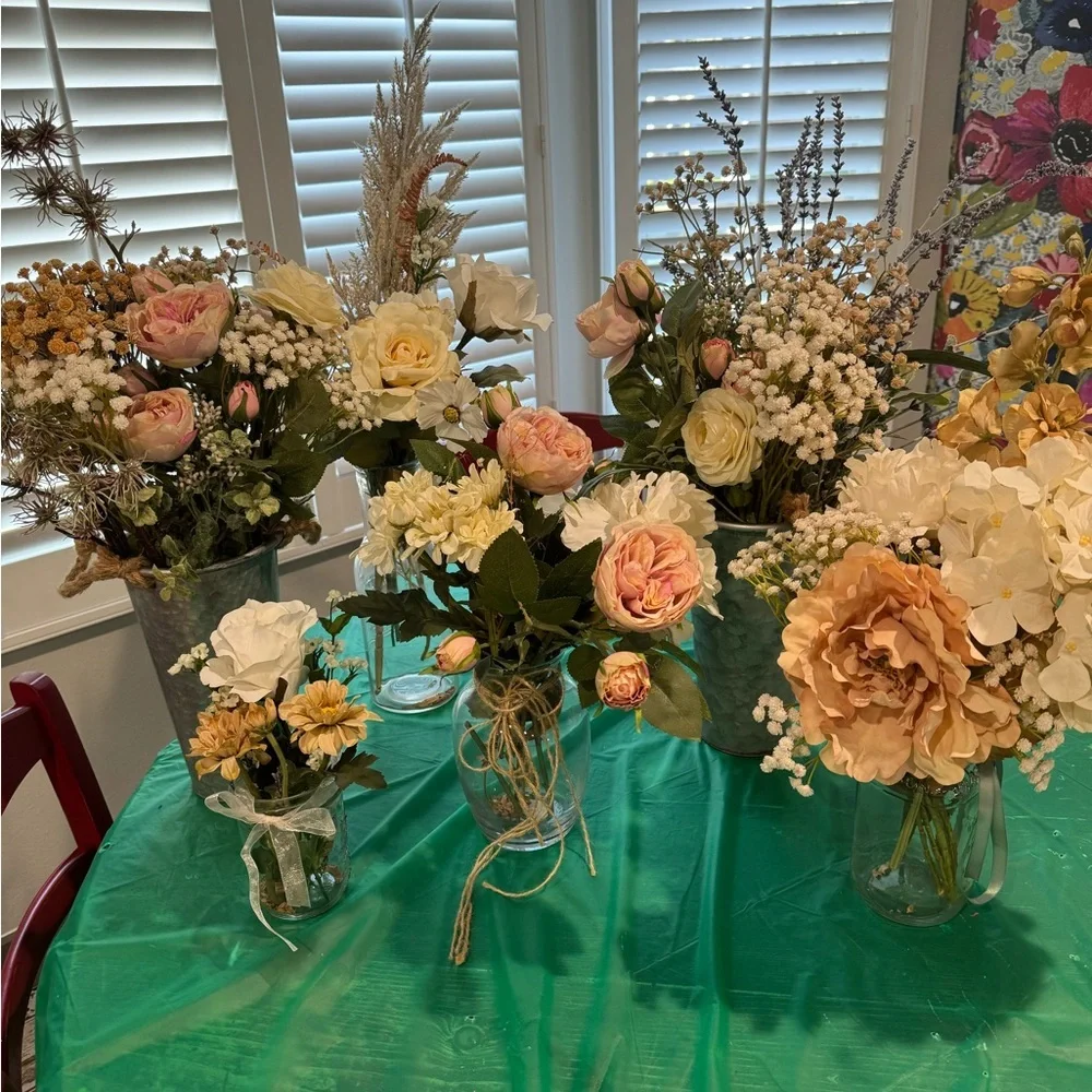 FAUX FLOWERS! Neutral/natural coloring: great for any room in the house! Zoom in
